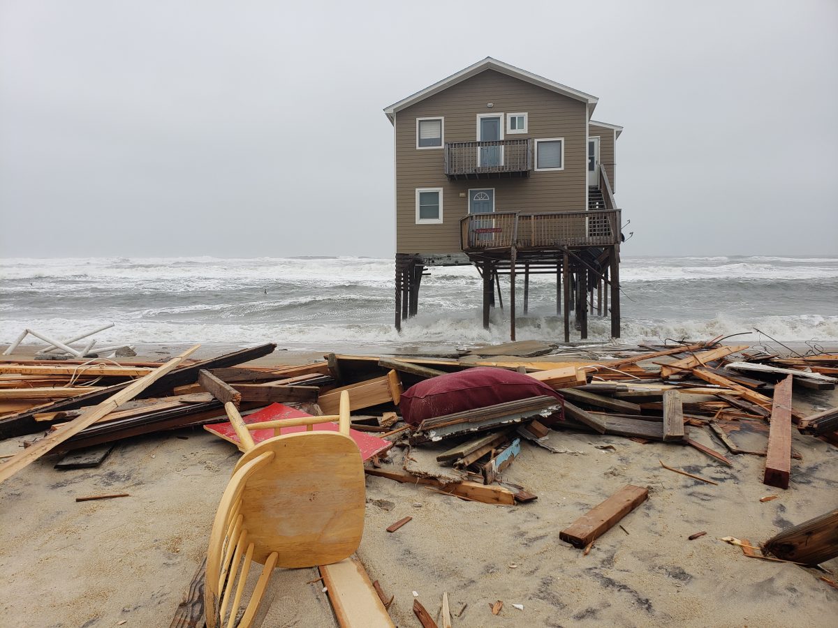 Second Rodanthe house collapses into the ocean | Island Free Press