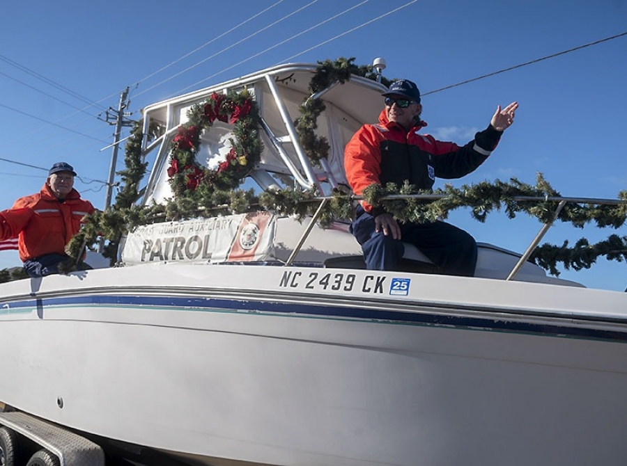 2022 Hatteras Christmas Parade in Photos... WITH SLIDESHOW Island