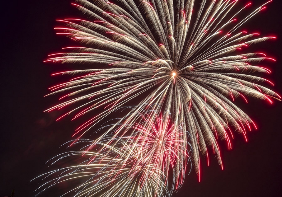 Avon Fireworks return with a bang on July 4... WITH SLIDESHOW Island